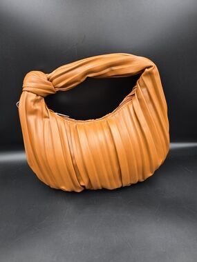 Knotted Pleated Shoulder Bag in Orange
